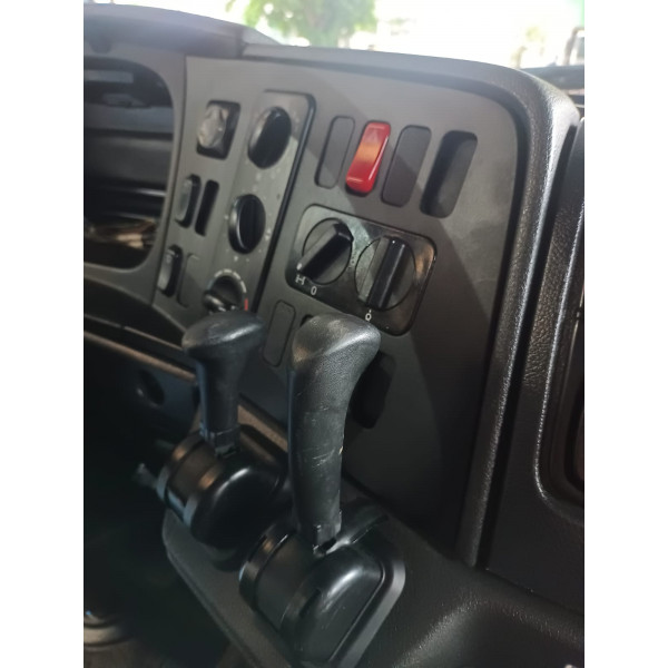 Cabine Mercedes-Benz Axor 2544S Teto Alto Leito - Ano: 2010