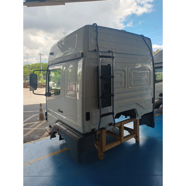 Cabine Mercedes Benz Axor 1933 Teto Alto - Ano: 2008